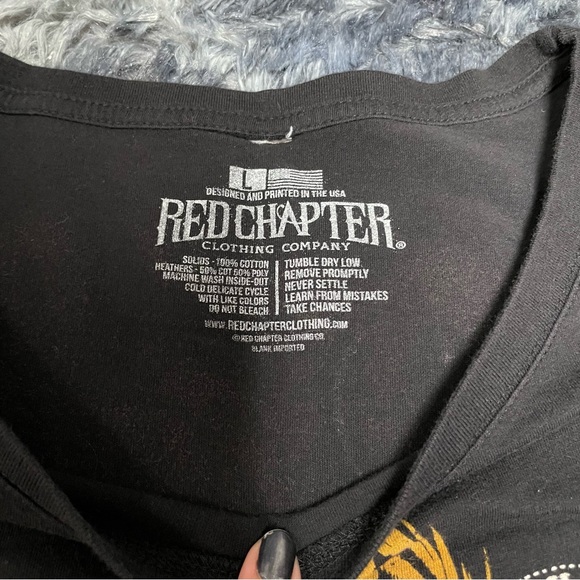 Red Chapter Live True Love Life shirt, simpler design on front. - Picture 3 of 5